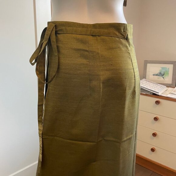 Sari Maxi Wrap Skirt w Embroidered 5" Gold Border Olive Green Sz OS - no tags - Picture 7 of 10